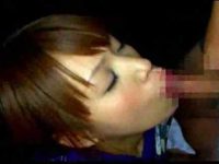 口を大きく開けて口内発射！お口の中に精子を残したまま3連続口内発射で溢れる精子