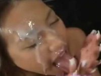 全裸のギャルに「いっぱいちょーだい！」期待以上の大量顔射！お口の精子はごっくん