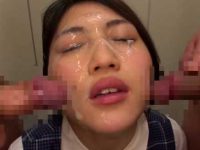 ロッカーでこっそりイラマチオ「おいしいか？舌使え！」次々ぶっかけられる制服OL