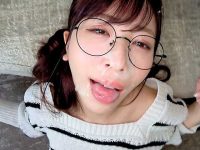 メガネぶっかけ！シングルパパを笑顔で抜いてあげる美人保育士