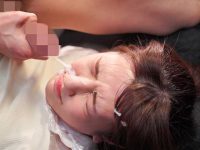 超大量顔射セックス！射精が近づくと目を閉じて待つ美女