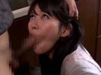 台所で無理やりフェラチオ顔射！頭を押さえつけられても一生懸命しゃぶる美人妻