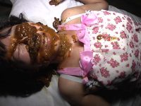 スカトロ！むせかえる食糞便器女3