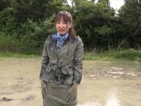 CA制服・泥だらけ1