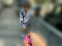 さつきちゃんとリモバイ散歩！街中で絶頂恥○プレイ！
